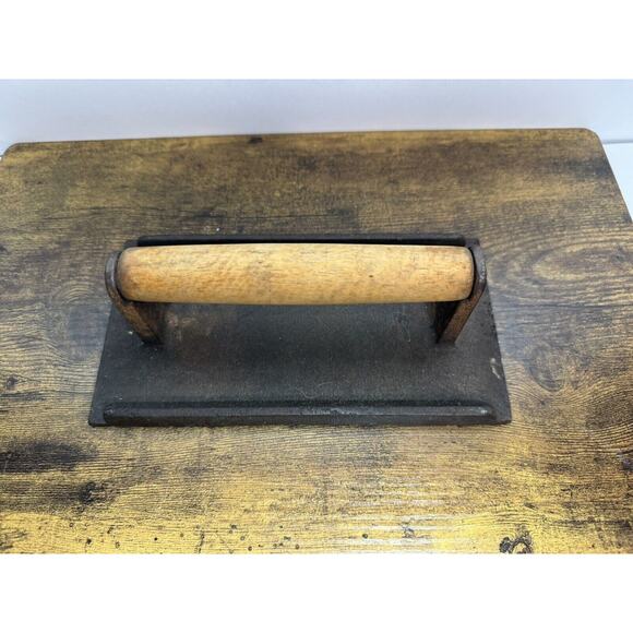 Cast Iron Grill Press for Steak, Burgers, Sandwiches, and Paninis - Picture 1 of 8